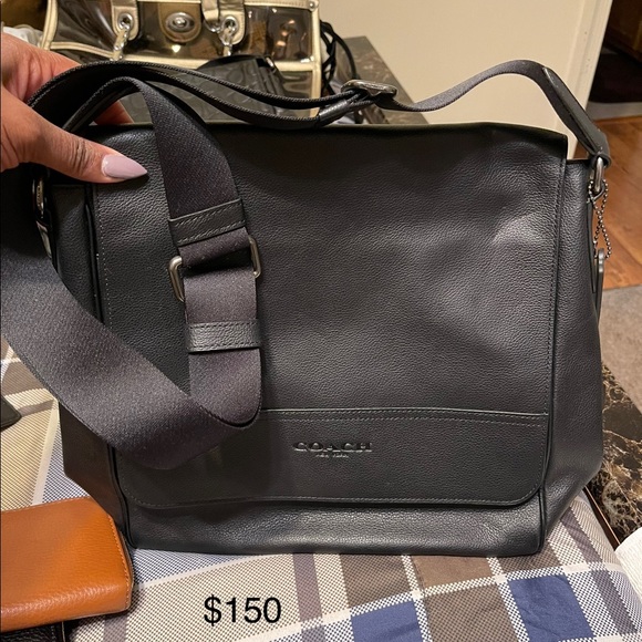 Handbag and accessories overload! - Picture 7 of 9